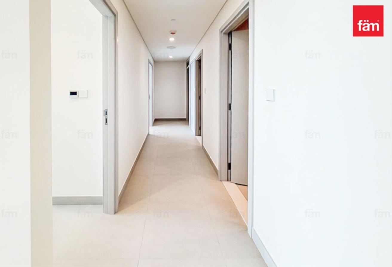 MAID ROOM | AVAILABLE NOW | HIGH FLOOR | PALM VIEW photo 8