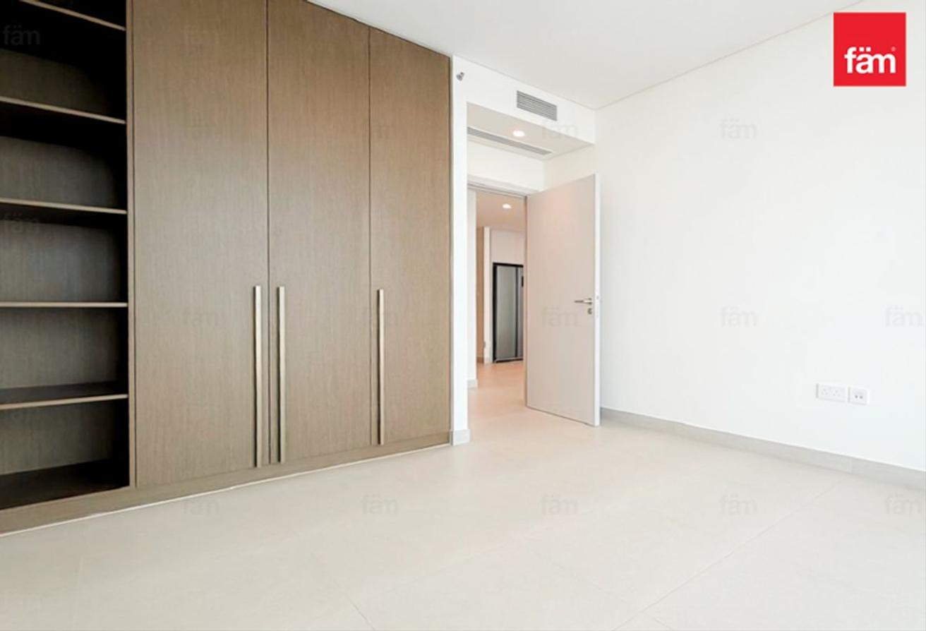 MAID ROOM | AVAILABLE NOW | HIGH FLOOR | PALM VIEW photo 10