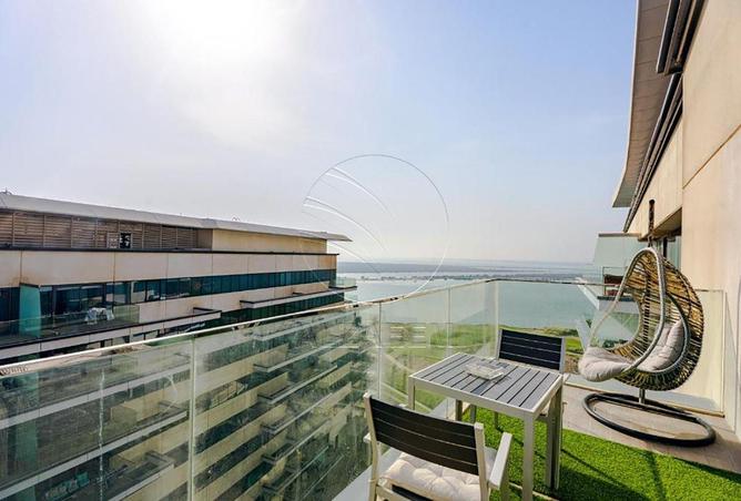 ساخن! مفروشة بالكامل | إطلالات جزئية على البحر والغولف