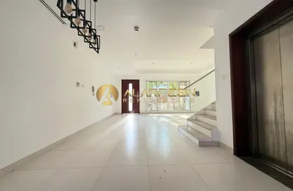 فيلا - 4 غرف نوم - 6 حمامات للايجار في الفلل الفنية - منطقة 15 - قرية جميرا الدائرية - دبي