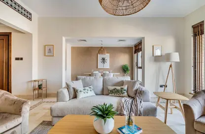 شقة - 2 غرف نوم - 3 حمامات للايجار في كمون 2 - كمون - دبي القديمة - وسط مدينة دبي - دبي