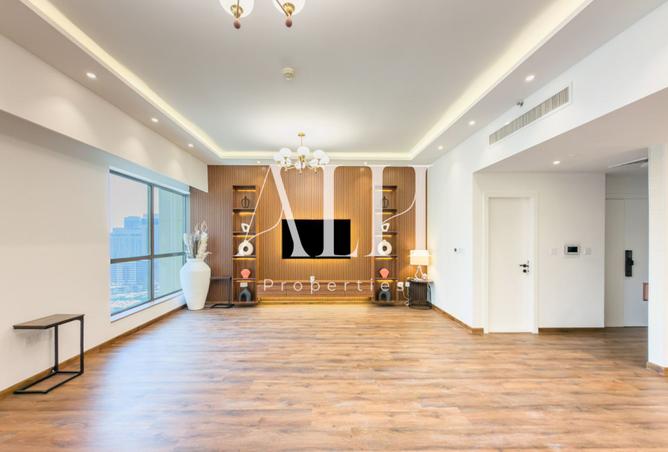 121976100 - Property Image 2