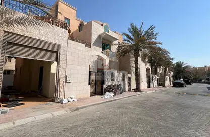 Villa - 3 Bedrooms - 4 Bathrooms for rent in Mushrif Gardens - Al Mushrif - Abu Dhabi