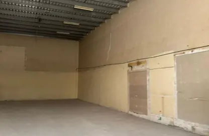 Warehouse - Studio for rent in Mussafah Industrial Area - Mussafah - Abu Dhabi