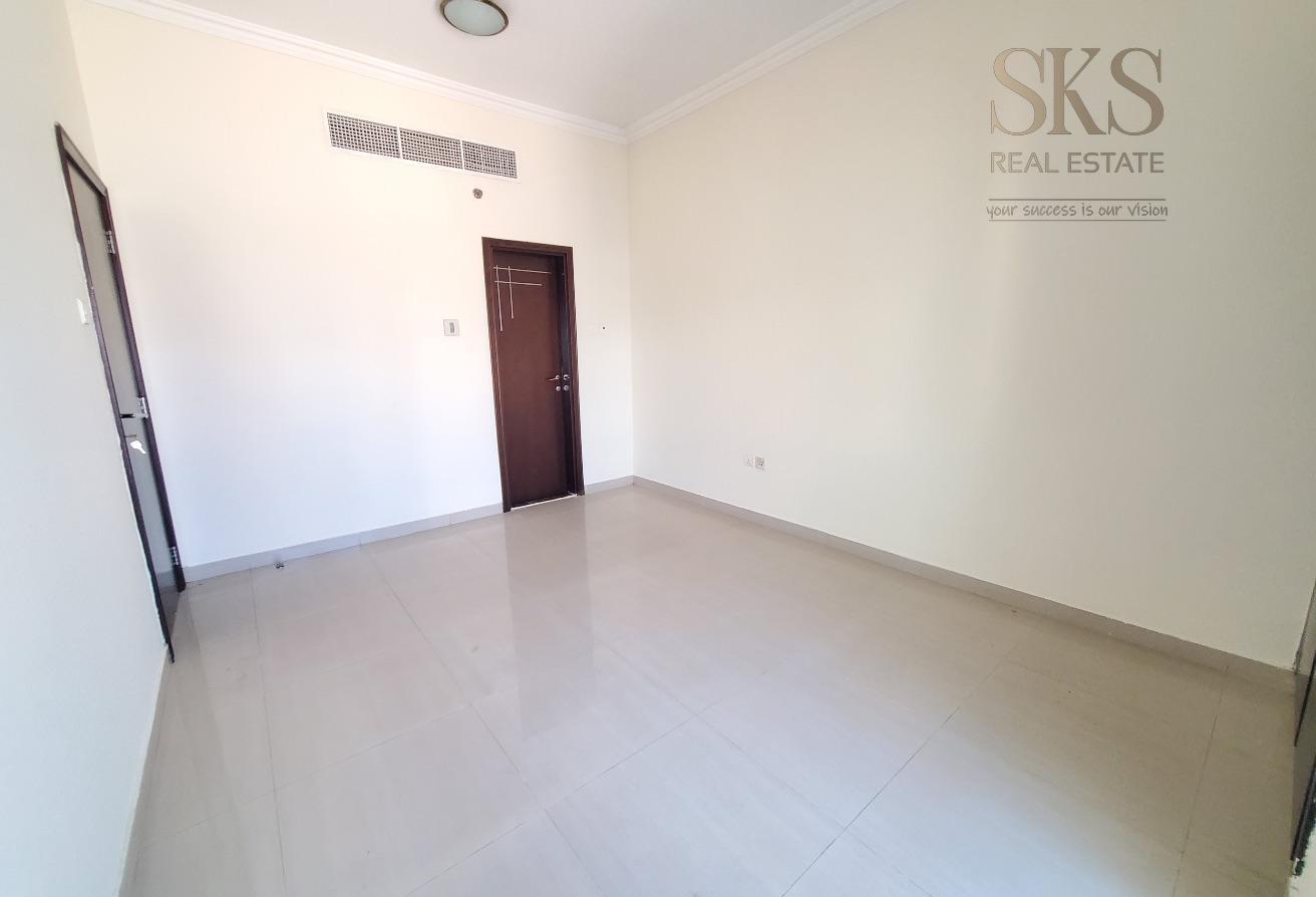 Elegant 1BHK Apartment Close To Mall photo 7