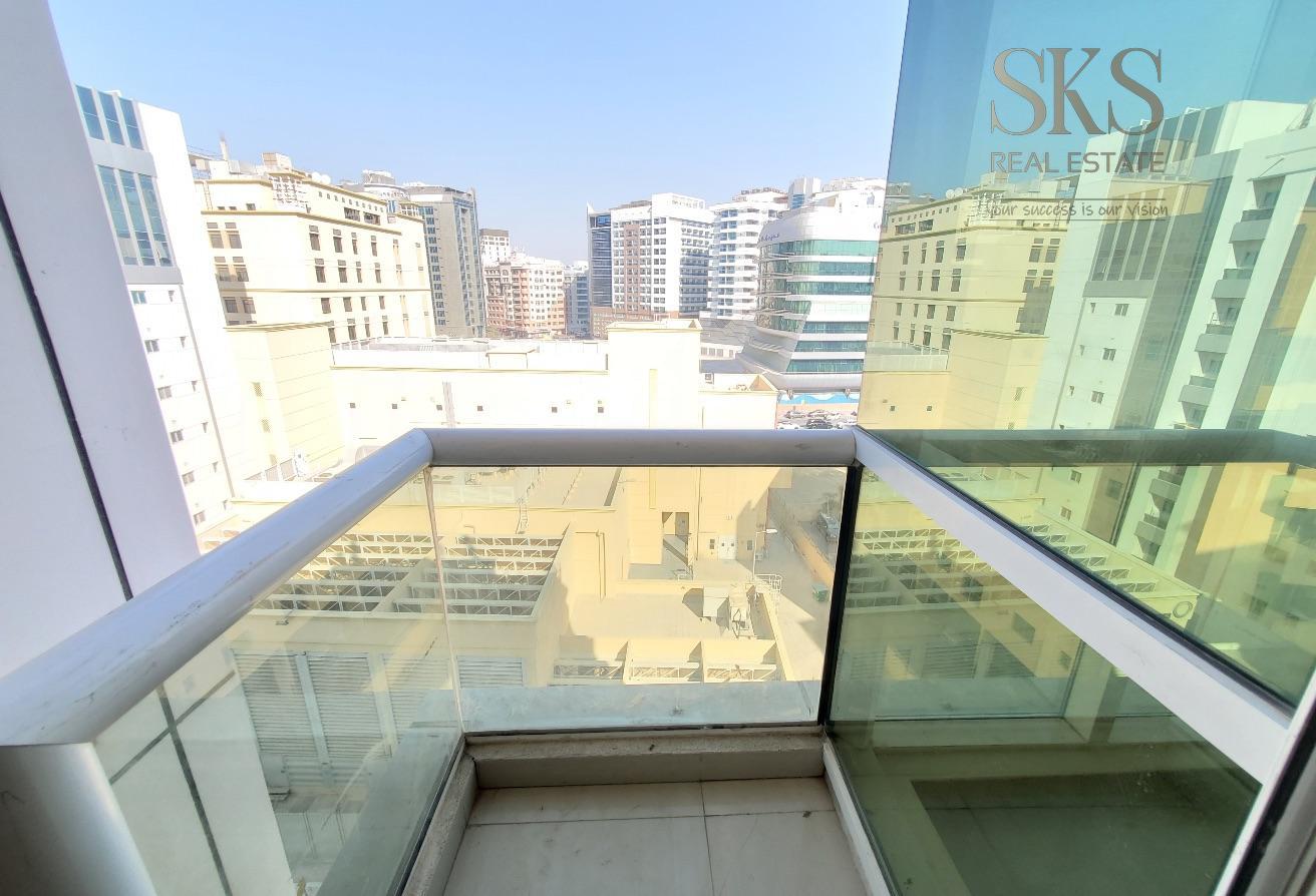 Elegant 1BHK Apartment Close To Mall photo 5