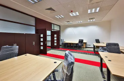 مكتب - غرفة نوم - 1 حمام للايجار في ابراج كريسنت - الخالدية - أبوظبي