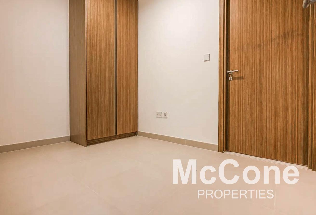 High Floor | Canal View | Available to Move in photo 13