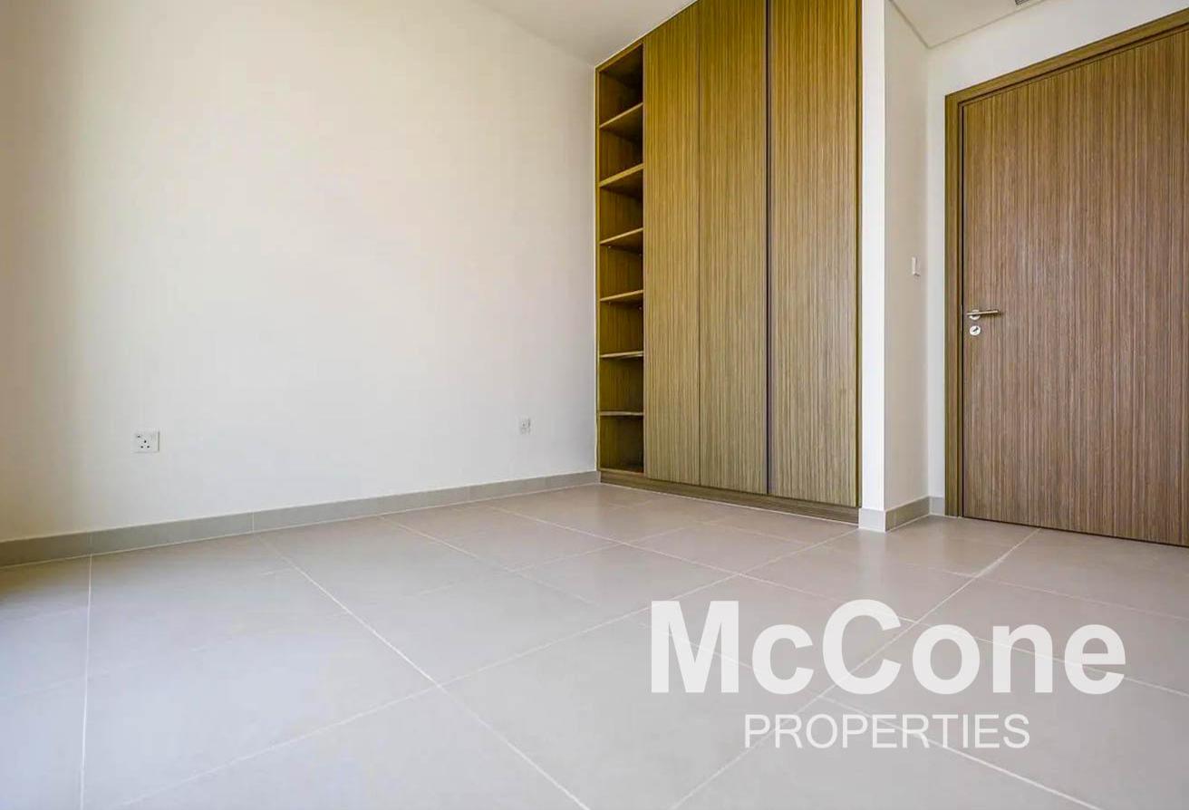 High Floor | Canal View | Available to Move in photo 8