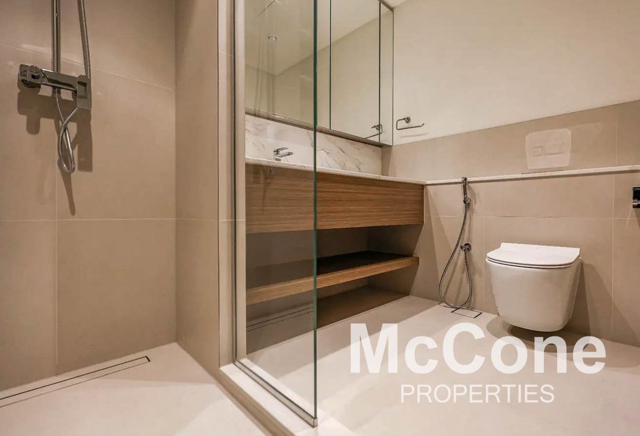 High Floor | Canal View | Available to Move in photo 15