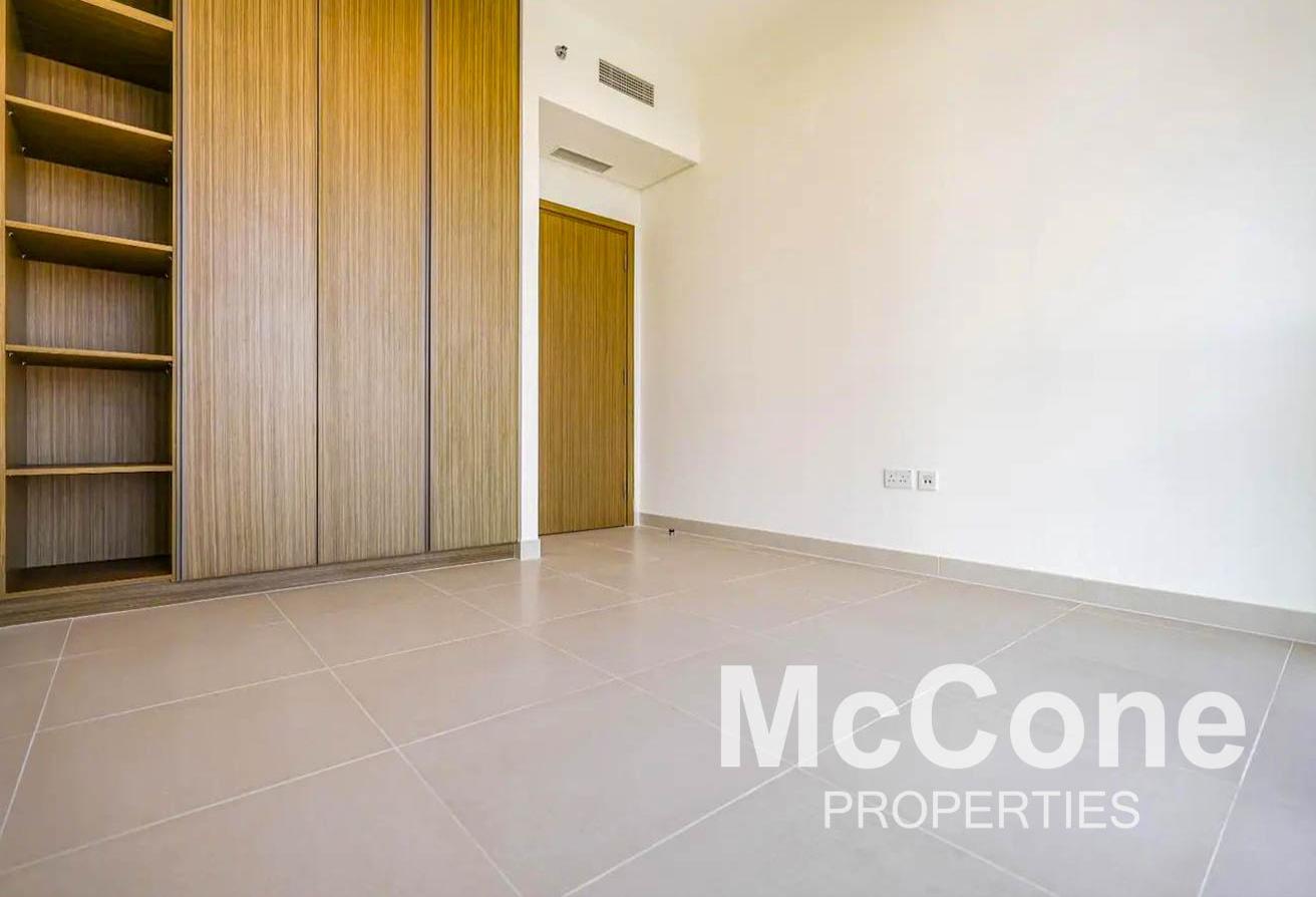 High Floor | Canal View | Available to Move in photo 9