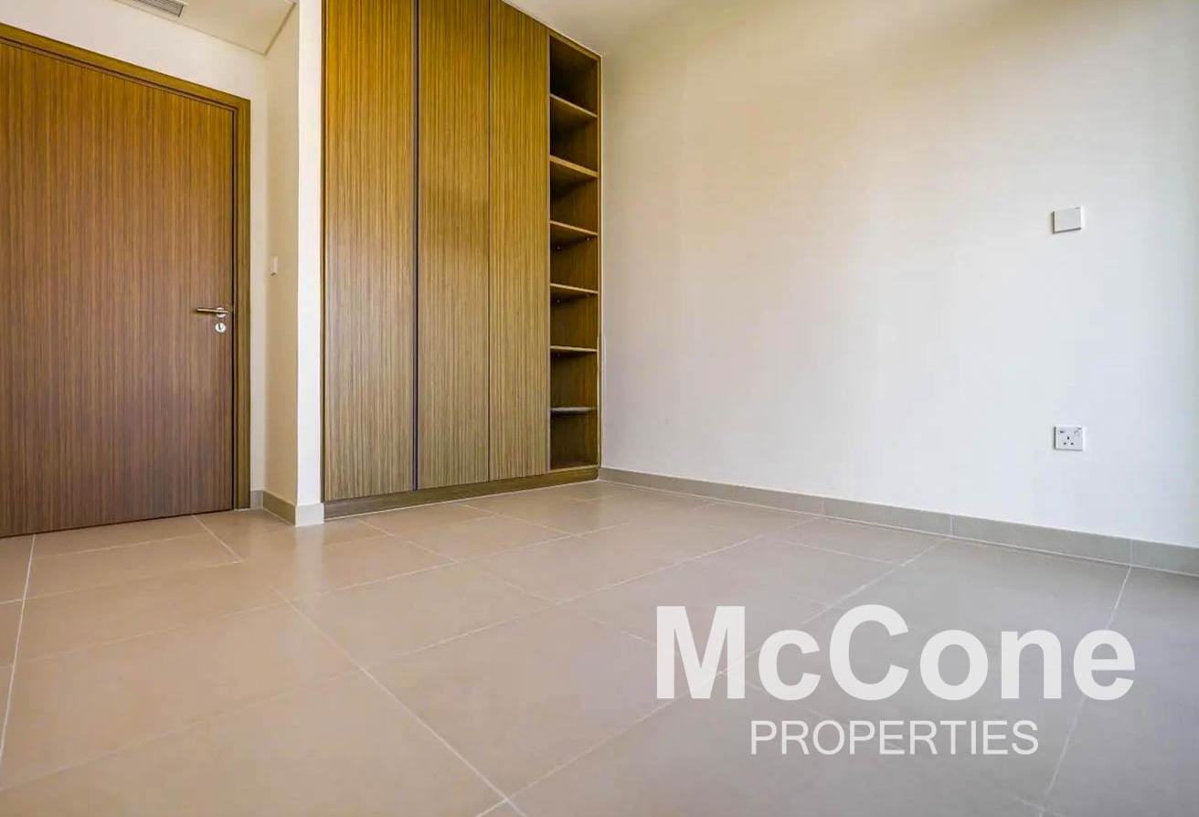 High Floor | Canal View | Available to Move in photo 7