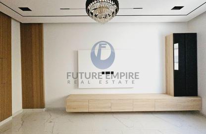 Apartment - 1 - 2 for rent in Ali Building - Al Jaddaf - Dubai Apartment - 1 - 2 for rent in Ali Building - Al Jaddaf - Dubai