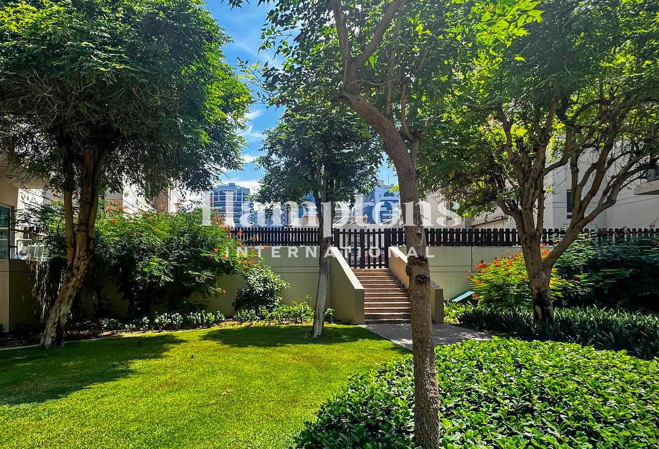 Chiller Free | Vacant | Well Maintained photo 6
