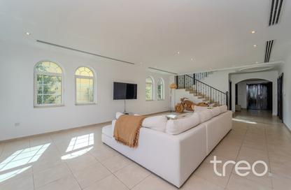Villa - 4 - 5 for sale in District 3 - Jumeirah Park - Dubai