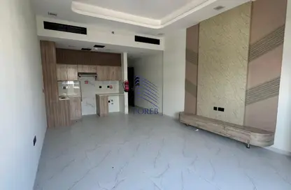 Apartment - Studio - 1 Bathroom for rent in Silver Park Residency - International City Phase 2 - Al Warsan 4 - Al Warsan - Dubai Apartment - Studio - 1 Bathroom for rent in Silver Park Residency - International City Phase 2 - Al Warsan 4 - Al Warsan - Dubai
