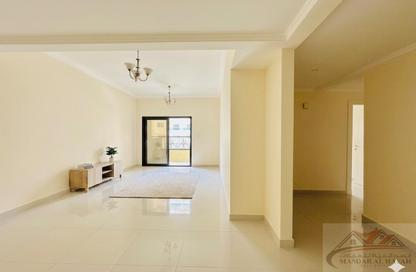 Apartment - 2 Bedrooms - 3 Bathrooms for rent in Muwaileh 29 Building - Muwaileh - Sharjah