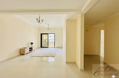 Apartment - 2 Bedrooms - 3 Bathrooms for rent in Muwaileh 29 Building - Muwaileh - Sharjah