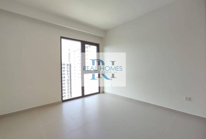 High End Finishing | Brand New | Near to Mall photo 3