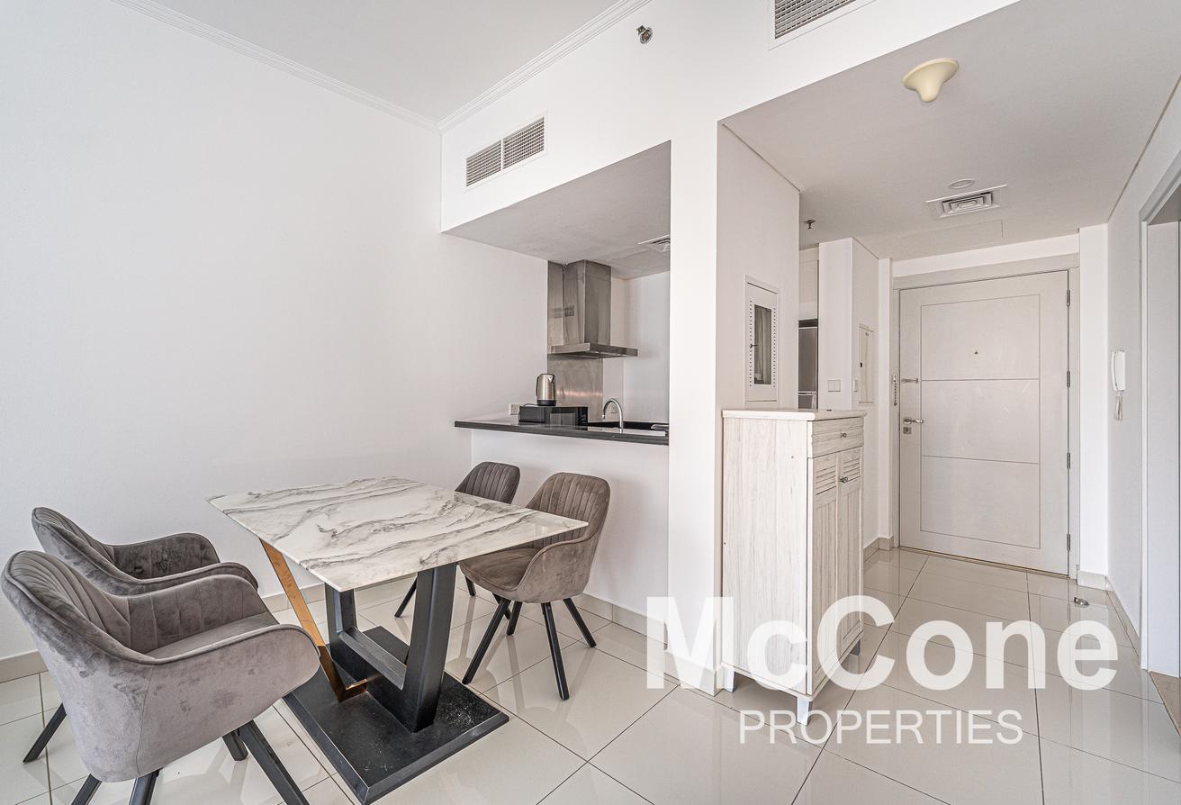 Marina View | Furnished | Vacant Soon photo 5
