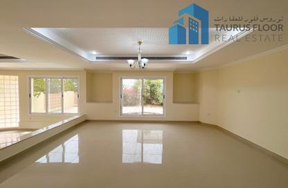 Villa - 4 - 6 for rent in Garhood Complex - Al Garhoud - Dubai Villa - 4 - 6 for rent in Garhood Complex - Al Garhoud - Dubai