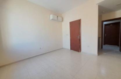 Apartment - Studio - 1 for rent in Fire Station Road - Muwaileh - Sharjah