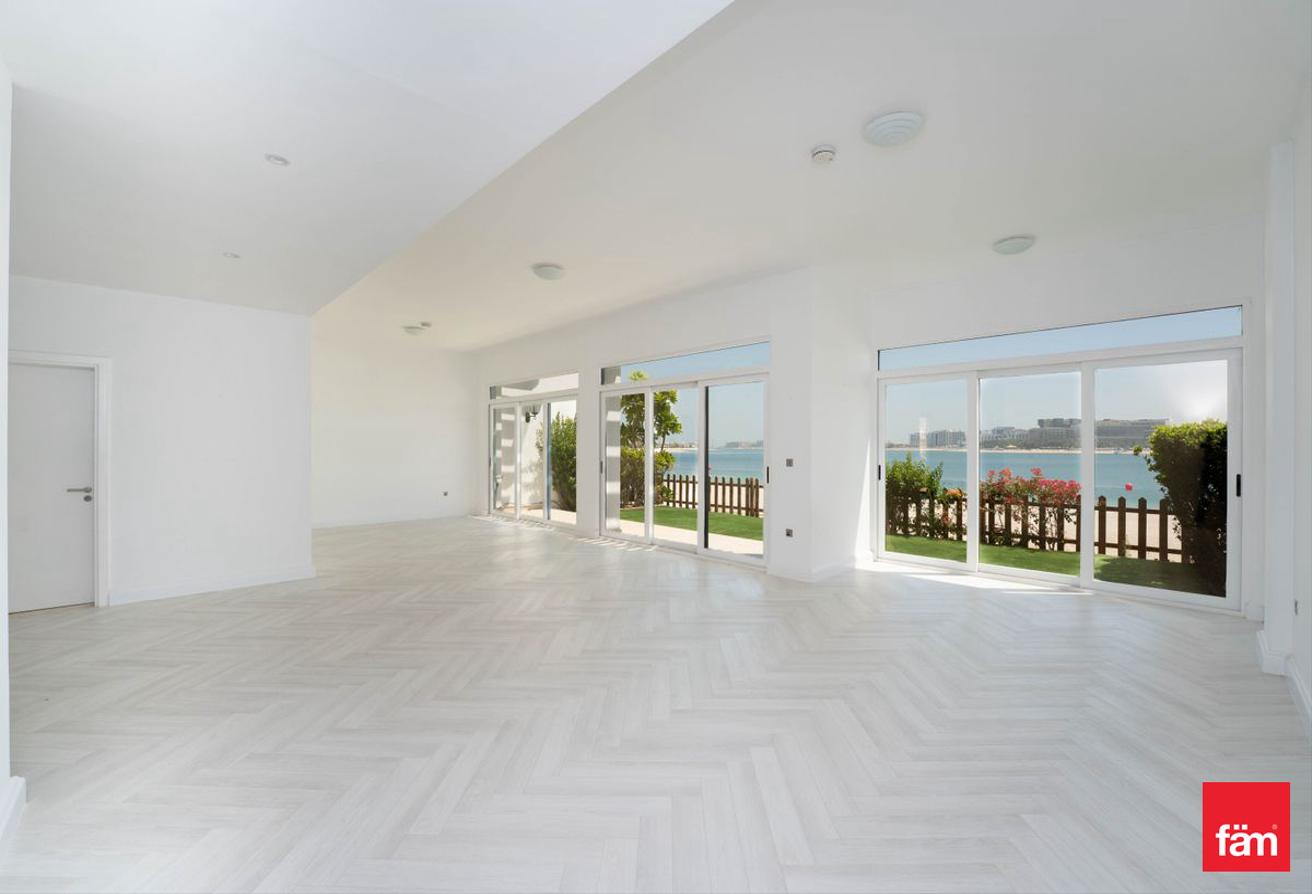 5 B/R + Maid | Private Beach Access | Vacant photo 2