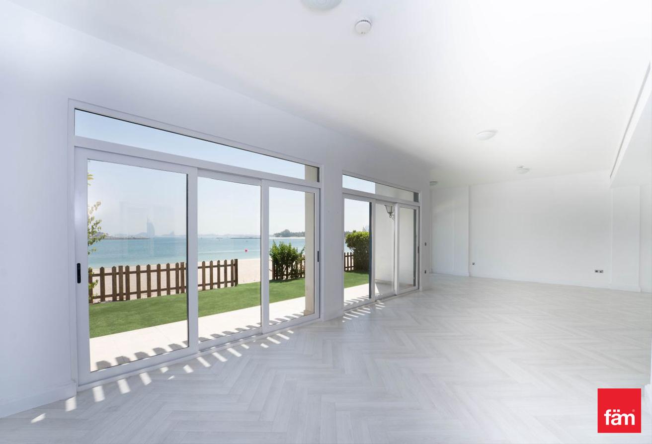 5 B/R + Maid | Private Beach Access | Vacant photo 5
