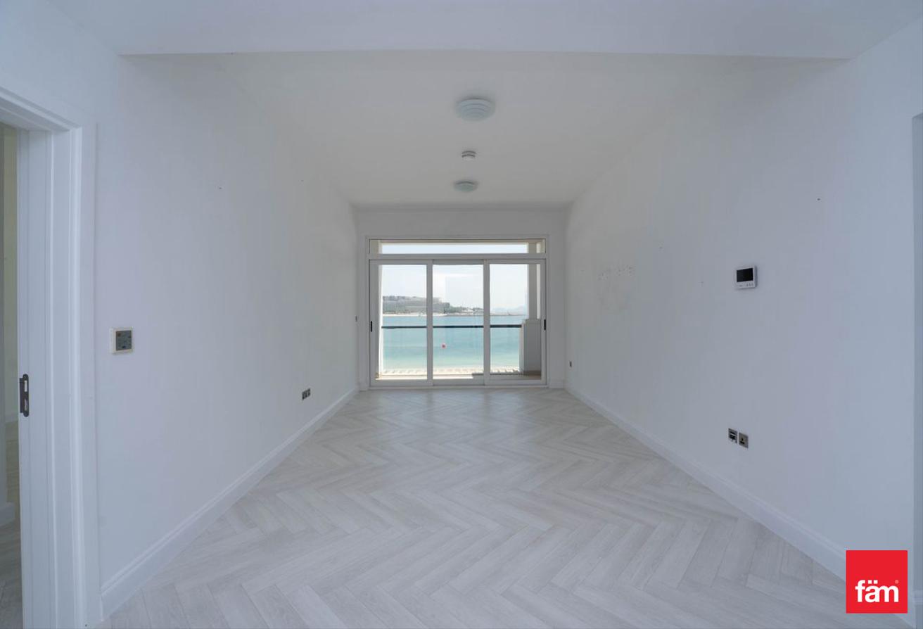 5 B/R + Maid | Private Beach Access | Vacant photo 6