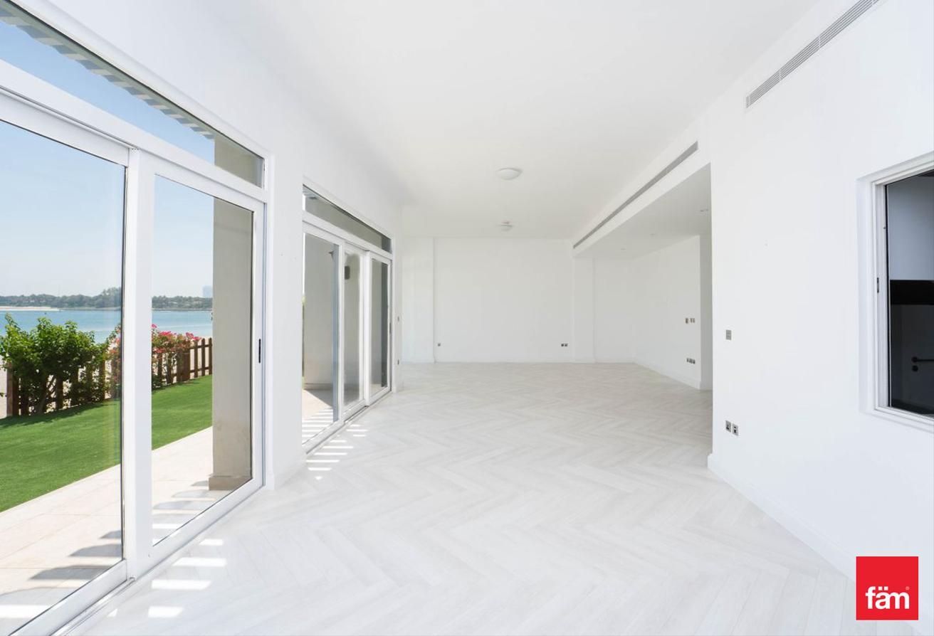 5 B/R + Maid | Private Beach Access | Vacant photo 9