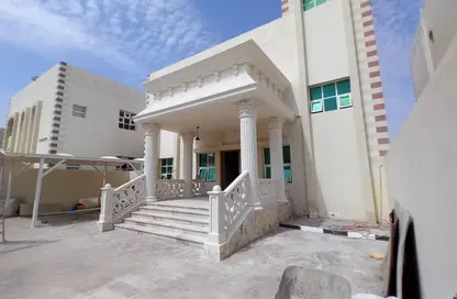Villa - 5 Bedrooms - 7 Bathrooms for rent in Shakhbout City - Abu Dhabi