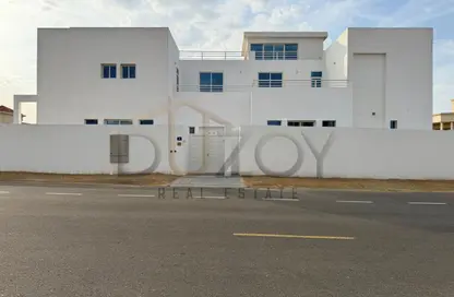 Villa - 7 Bedrooms - 7+ Bathrooms for rent in Nad Al Sheba 4 - Nad Al Sheba - Dubai