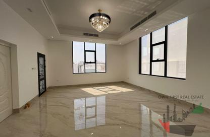 Villa - 4 - 6 for rent in Al Aweer 1 - Al Aweer - Dubai