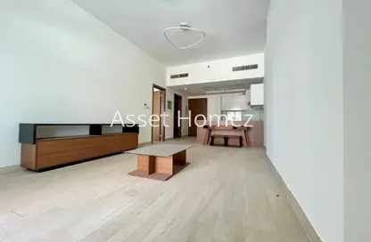 شقة - غرفة نوم - 2 حمامات للايجار في عزيزي عالية - الجداف - دبي