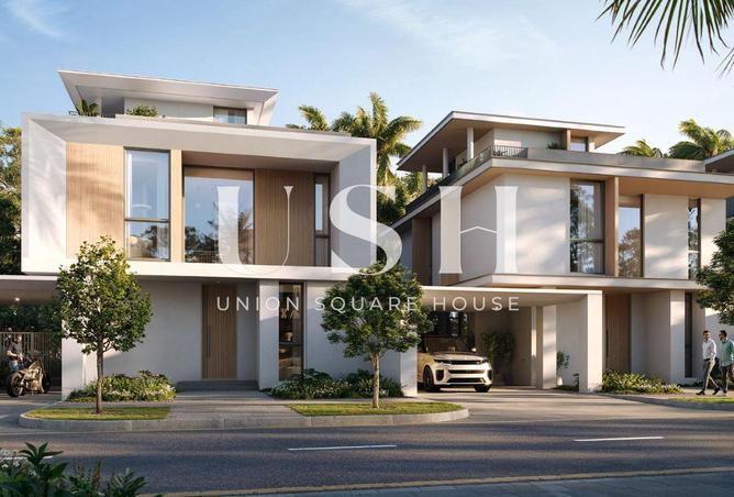 Detached 4BR + | Single Row | Vastu | On the Park