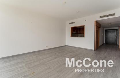 Apartment - 1 Bedroom - 1 Bathroom for rent in The Links West Tower - The Links - The Views - Dubai