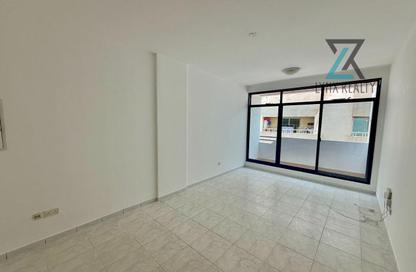 Apartment - 1 - 1 for rent in Sunrise Building - Oud Metha - Bur Dubai - Dubai Apartment - 1 - 1 for rent in Sunrise Building - Oud Metha - Bur Dubai - Dubai