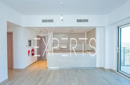 Apartment - 3 Bedrooms - 4 Bathrooms for sale in Waters Edge - Yas Island - Abu Dhabi