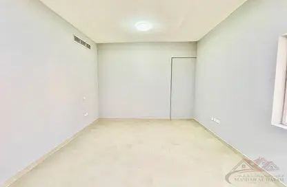 Full Floor - 2 Bedrooms - 2 Bathrooms for rent in Al Nahda Residential Complex - Al Nahda - Sharjah