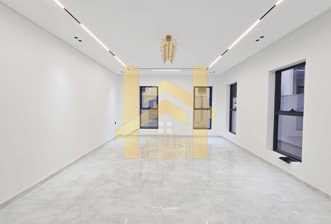 73843247 - Property Image 3