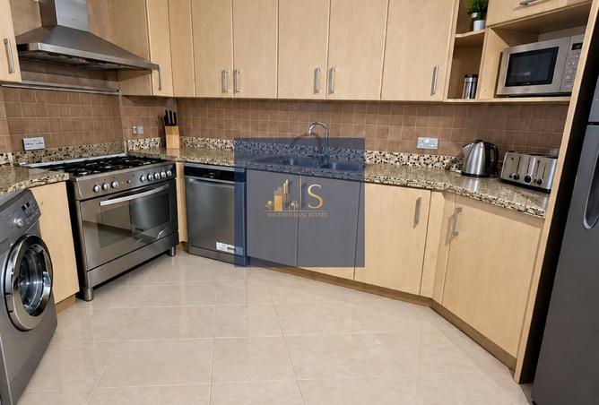 FURNISHED | VACANT | PARTIAL SEA VIEW photo 3