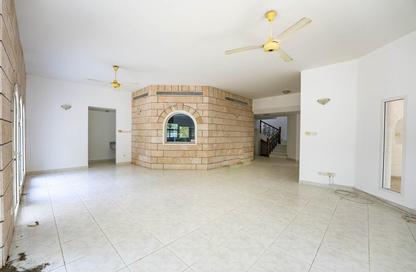 Villa - 5 Bedrooms - 6 Bathrooms for rent in Jumeirah 3 - Jumeirah - Dubai
