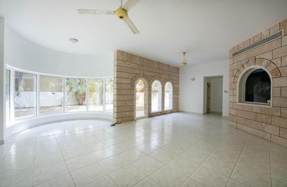 Villa - 5 Bedrooms - 6 Bathrooms for rent in Jumeirah 3 - Jumeirah - Dubai