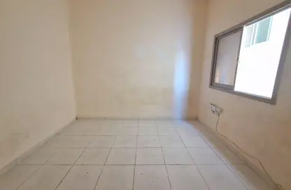 شقة - غرفة نوم - 1 حمام للايجار في بناية البطينة 9 - البطينة - الشارقة