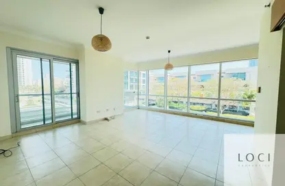 شقة - غرفة نوم - 2 حمامات للايجار في تفريعة القنال 1 - أبراج الجولف - مدينة دبي الرياضية - دبي