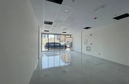 Shop - Studio - 1 Bathroom for rent in Muweileh Community - Muwaileh Commercial - Sharjah