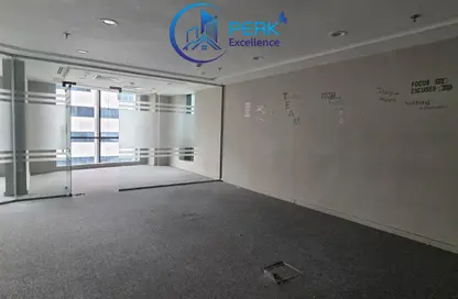 مكتب - استوديو - 1 حمام للايجار في برج ريجال - الخليج التجاري - دبي