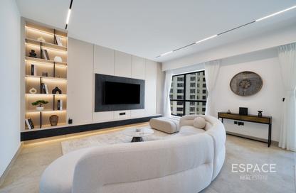 Apartment - 2 - 3 for sale in Rimal 1 - Rimal - Jumeirah Beach Residence - Dubai