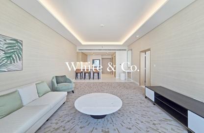 Apartment - 1 - 2 for rent in The Palm Tower - Palm Jumeirah - Dubai
