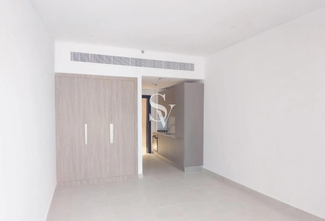 Bright and Spacious | Community View |Barsha South photo 14